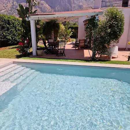 Indipendente Con Piscina *