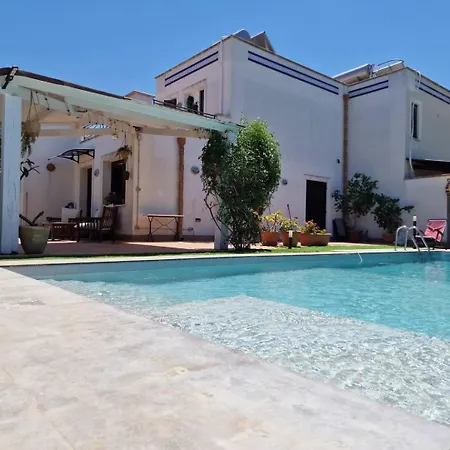 Indipendente Con Piscina