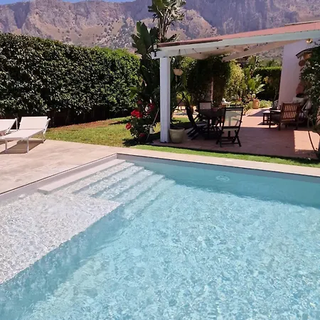 Villa Indipendente Con Piscina