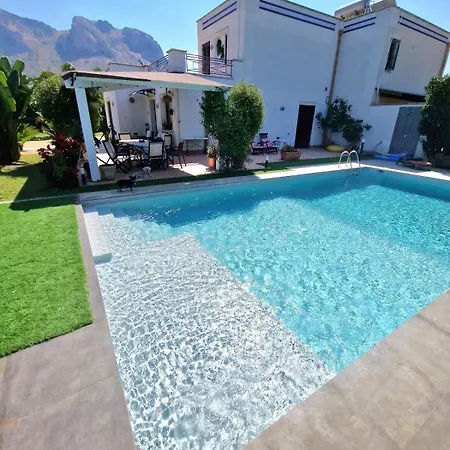 Indipendente Con Piscina *