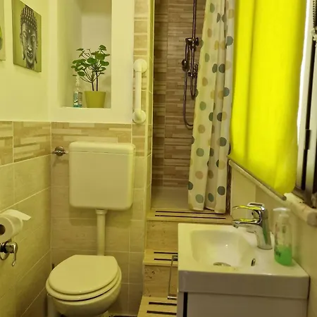 Indipendente Con Piscina Villa